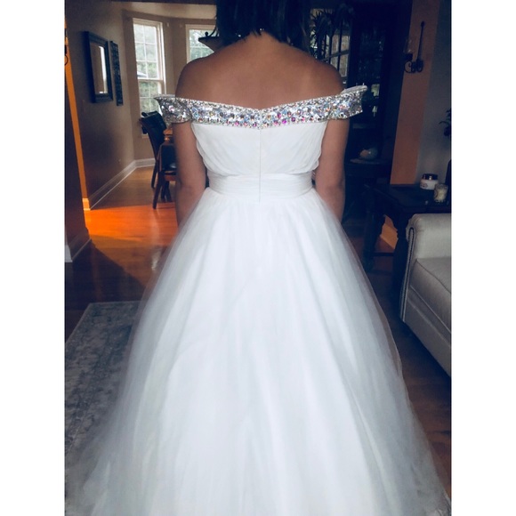 Mac Duggal Sweetheart Ballgown Prom Dress - Picture 3 of 9